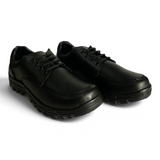 Zapatos escolares juveniles Su Favorita en color negro con suela resistente y cierre de cordones para mayor ajuste.