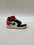 0105JO17 JORDAN TENIS DE BOTA PARA NIÑO COLOR NEGRO BLANCO ROJO