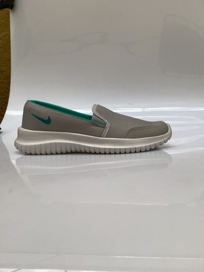 0026NI5 TENIS CÓMODOS PARA MUJER COLOR GRIS MENTA BLANCO