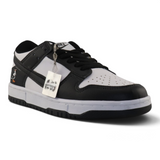 Tenis Su Favorita Nike para joven en blanco y negro con bordado de ave y etiqueta metálica Nike SB