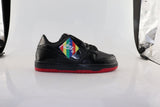 3030NI5 NIKE TENIS PARA JOVEN COLOR NEGRO ROJO DE CHAROL