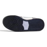 Suela de goma negra con patrón de tracción circular de tenis Su Favorita para joven en blanco, negro y azul cielo